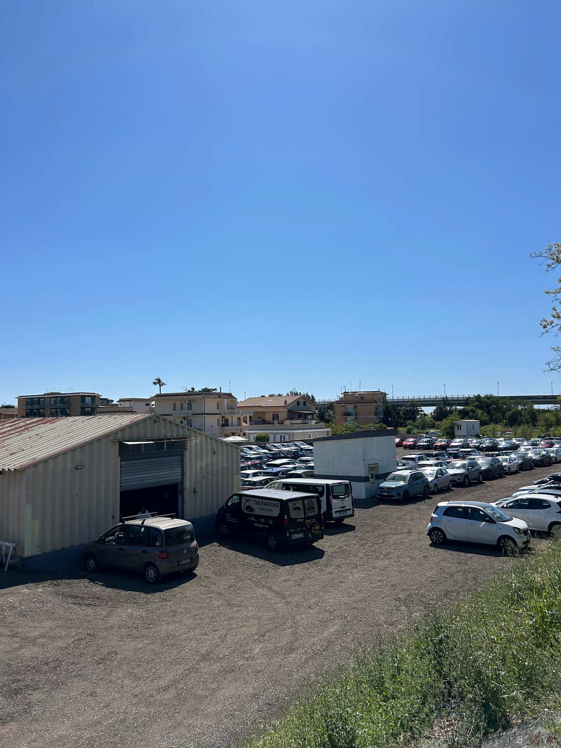 Parcheggio low cost Fiumicino: come risparmiare davvero senza rinunciare alla sicurezza
